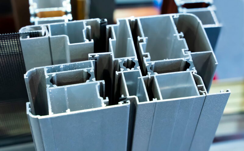 atelier de fabrication de menuiseries aluminium Meridia dans l'Allier